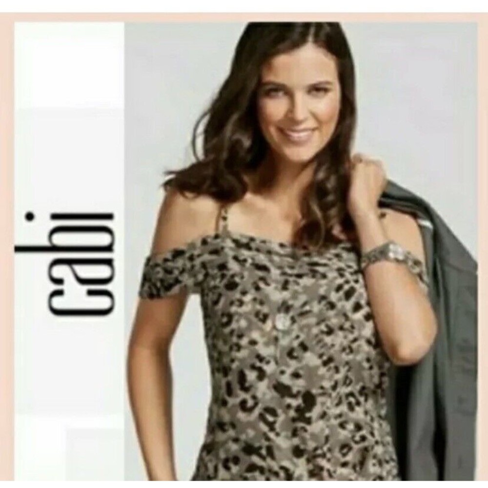 Cabi Alegria Collection #5360‎ Tiered Cold Shoulder Top Camo Women's Size Small
